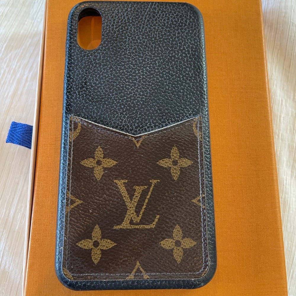 Louis Vuitton monogram XS Max iPhone case/bumper.